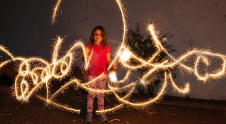 Tutorial - Sparkler Photgraphy by Jennifer Valencia at Pixels & Co