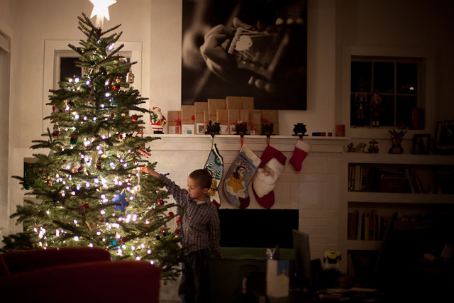 Tutorial - Photgraphing the Magic of Christmas Morning by Katrina Kennedy