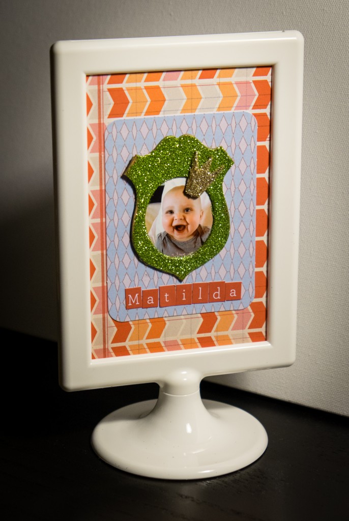 Tutorial - Quick and Easy Scrapbook Photo Frame -Albion Gould