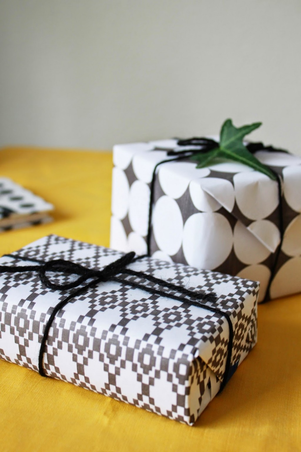 Free Gift Wrap paper from Pat Pat Pattern