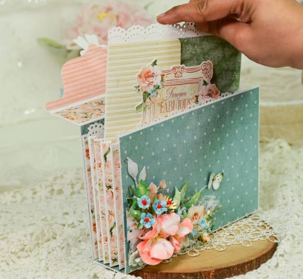 How to Make an Accordion Purse Mini Scrapbook Album